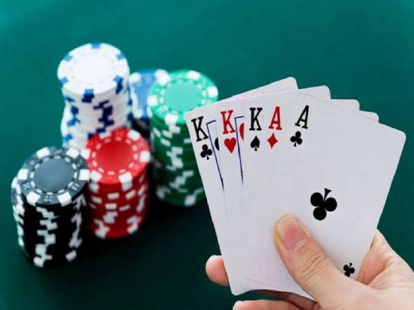 Luật chơi Poker – Hướng dẫn từ A đến Z cho người mới bắt đầu